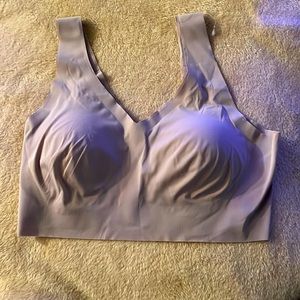 Woman’s removable cup bra